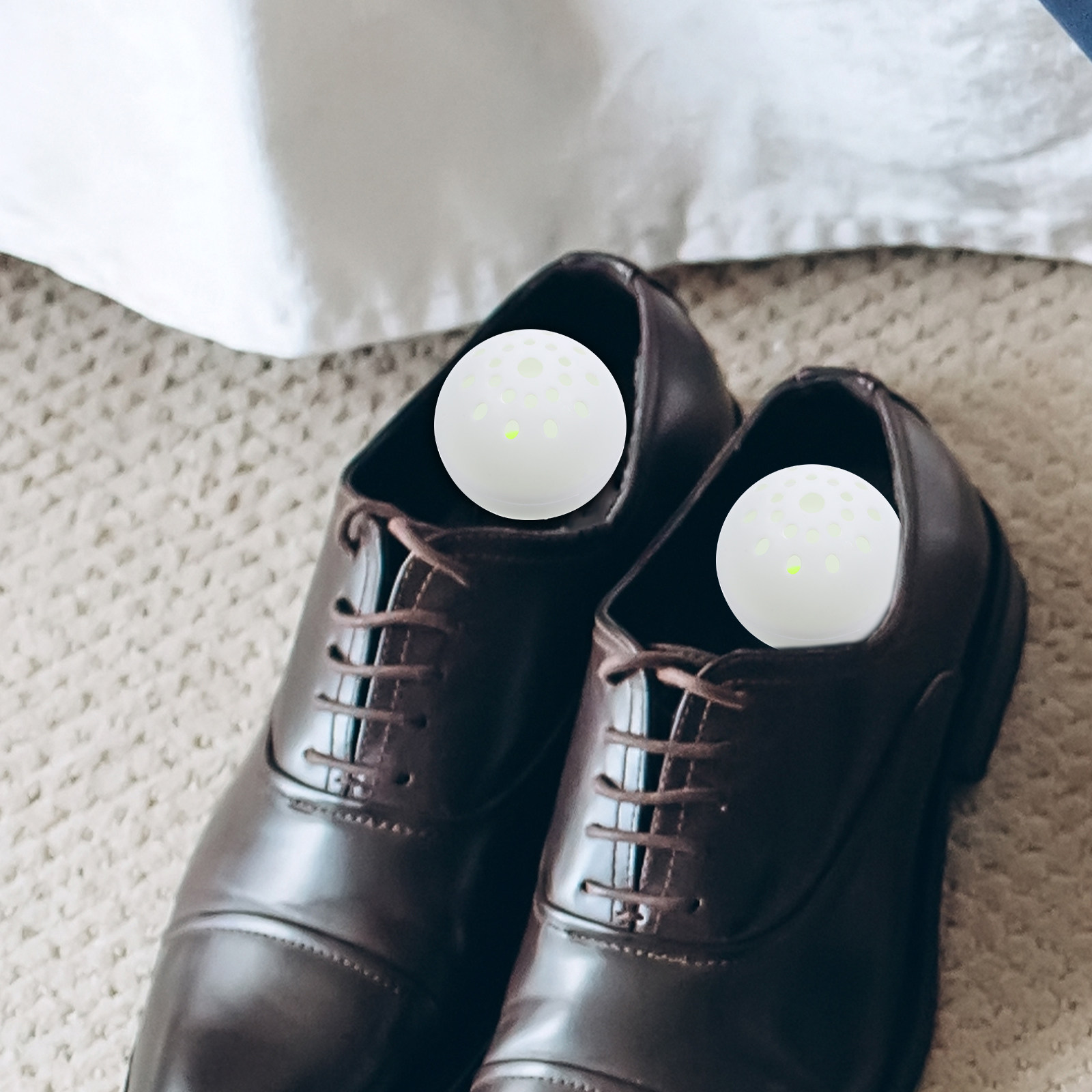 Shoe Deodorizer Ball - ลูกบอลดับกลิ่นรองเท้า 20 ชิ้น กำจัดกลิ่นเท้าได้อย่างมีประสิทธิภาพ ดีไซน์ขนาดเล็กพกพาสะดวก ใช้งานได้ในพื้นที่มืดและแคบ