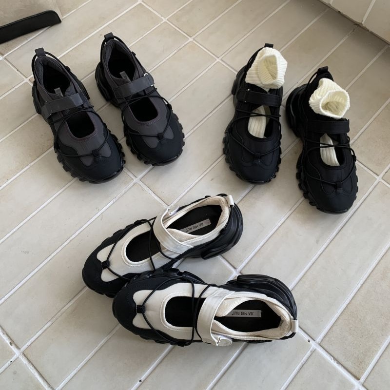 รองเท้าแมรี่เจนแบบสปอร์ตทรงหนา - Sneakers Care บทวิจารณ์และราคา