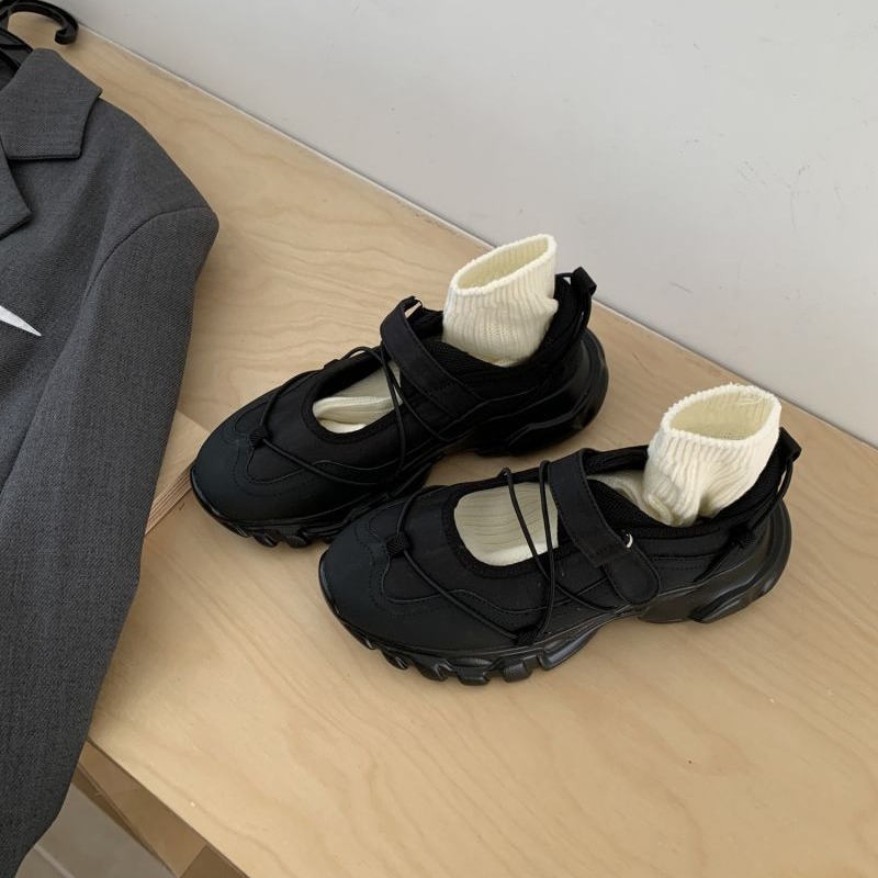 รองเท้าแมรี่เจนแบบสปอร์ตทรงหนา - Sneakers Care บทวิจารณ์และราคา