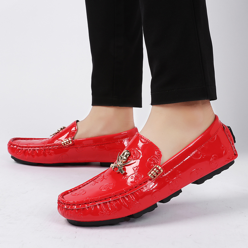 รองเท้าโลฟเฟอร์ผู้ชายคุณภาพดี  - Patent Leather Shine บทวิจารณ์และราคา
